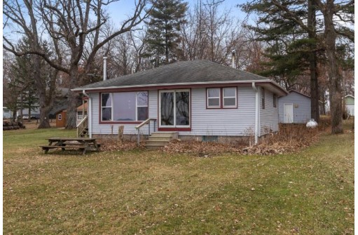 W6612 Puckaway Road, Markesan, WI 53946-7917