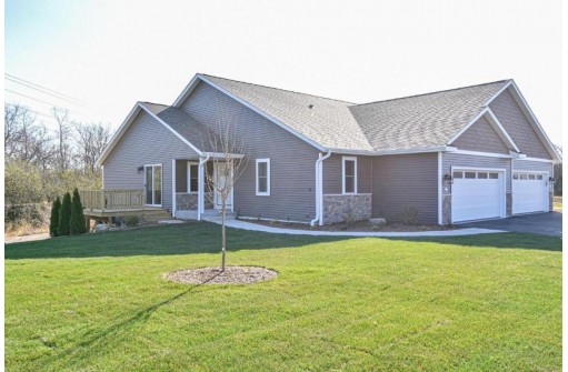 422 Trailview Crossing, Waterford, WI 53185-4380