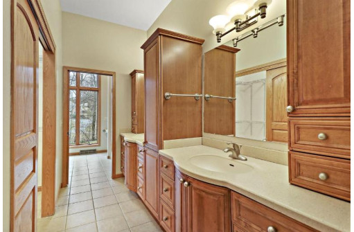 2890 Bridle Court, Lake Geneva, WI 53147