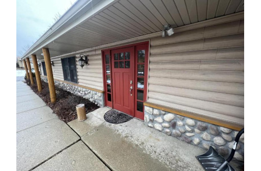 N48W14336 Hampton Road, Menomonee Falls, WI 53051-6909