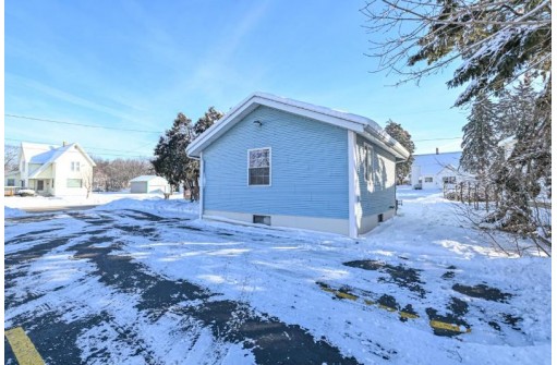 239 East Milwaukee Street, Whitewater, WI 53190-2033