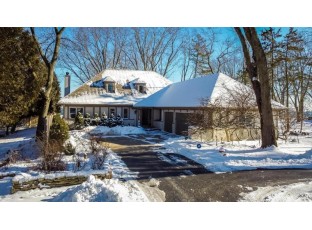 13518 North Lakewood Drive Mequon, WI 53097-2412