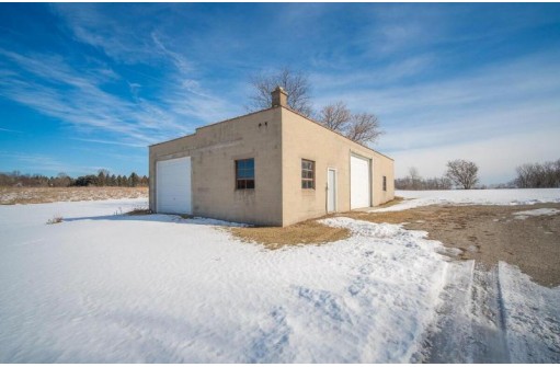 4310 Jackson Drive, Jackson, WI 53037-9750