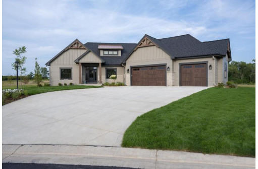 W150N11732 Mistletoe Court, Germantown, WI 53022-5653