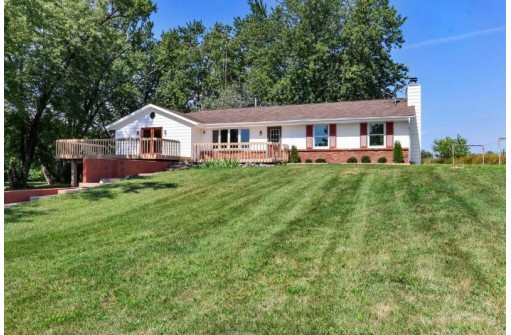 N1125 County Road U, Genoa City, WI 53128