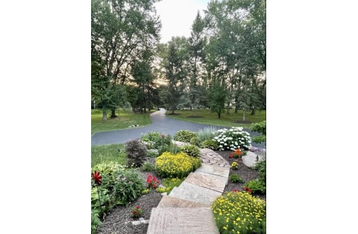 N2830 Walden Lane, Lake Geneva, WI 53147