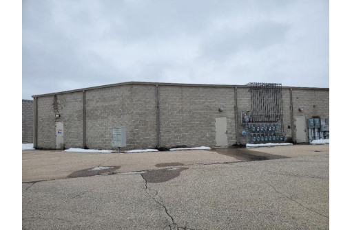 1595 East Sumner Street 2, Hartford, WI 53027-2690