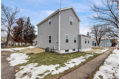 406 West Whitewater Street, Whitewater, WI 53190-1942