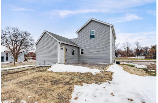 406 West Whitewater Street, Whitewater, WI 53190-1942
