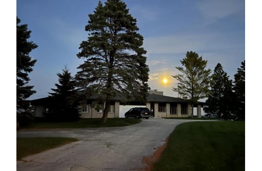 703 Birch Tree Road, Sheboygan, WI 53083-3040