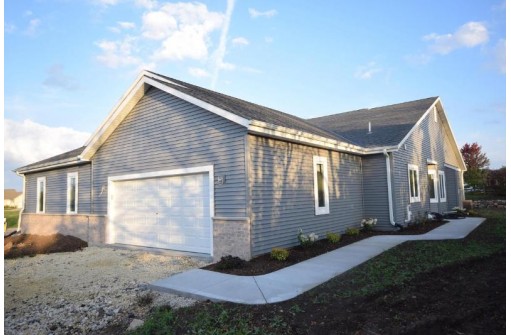 W206N16175 Stonebrook Drive, Jackson, WI 53037-8936