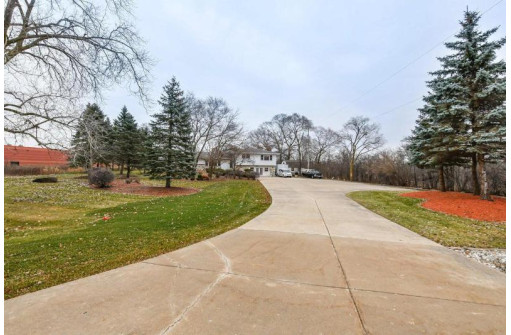 9609 West Loomis Road, Franklin, WI 53132