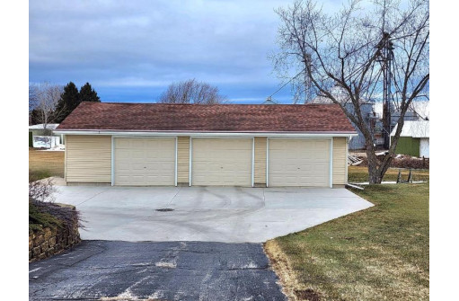 1210 Bittersweet Lane, Howards Grove, WI 53083