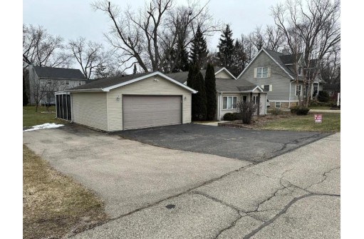 4214 Poplar Drive, Delavan, WI 53115