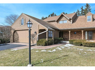 1528 West De La Warr Circle Mequon, WI 53092-5042