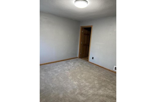 S100W13475 Loomis Drive, Muskego, WI 53150-5217