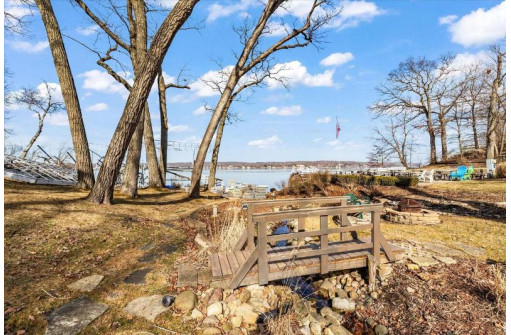 N1929 Beach Road, Lake Geneva, WI 53147