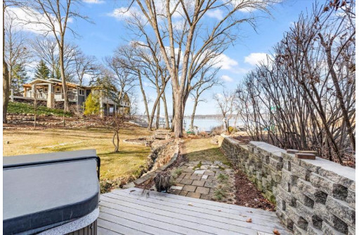 N1929 Beach Road, Lake Geneva, WI 53147