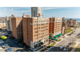 1028 East Juneau Avenue 425 Milwaukee, WI 53202