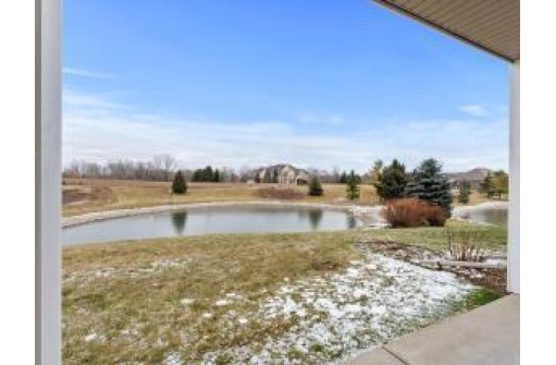 1922 Ravenswood Lane, Manitowoc, WI 54220