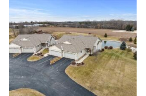 1928 Ravenswood Lane, Manitowoc, WI 54220