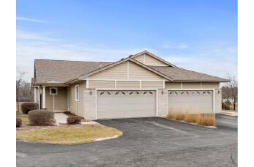 1928 Ravenswood Lane, Manitowoc, WI 54220