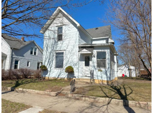 1227 Redfield Street La Crosse, WI 54601-5638