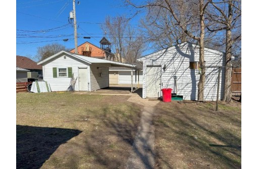 1227 Redfield Street, La Crosse, WI 54601-5638