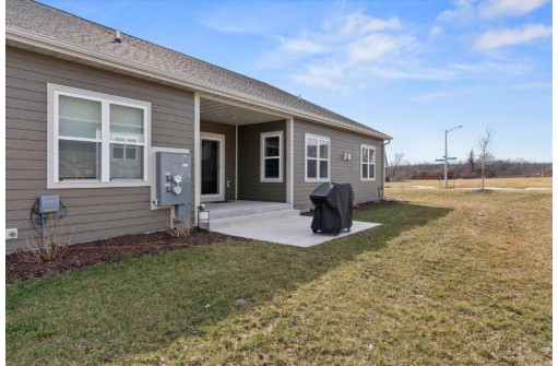 7908 West Park Circle Way South, Franklin, WI 53132