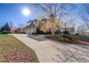 205 Kestrel Way Hartland, WI 53029