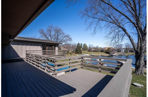 W356N5212 Lakeshore Drive, Oconomowoc, WI 53066-3245