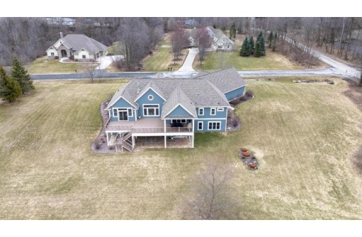 6017 Eagle Ridge Drive, West Bend, WI 53095