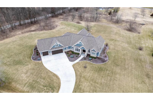 6017 Eagle Ridge Drive, West Bend, WI 53095