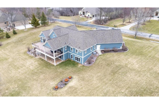 6017 Eagle Ridge Drive, West Bend, WI 53095