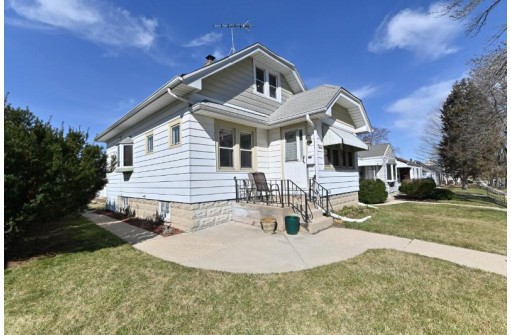 2363 South 73rd Street, West Allis, WI 53219-1805