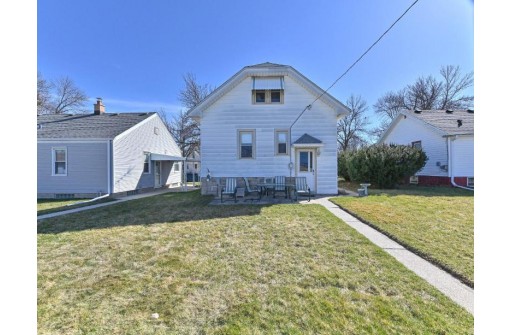 2363 South 73rd Street, West Allis, WI 53219-1805