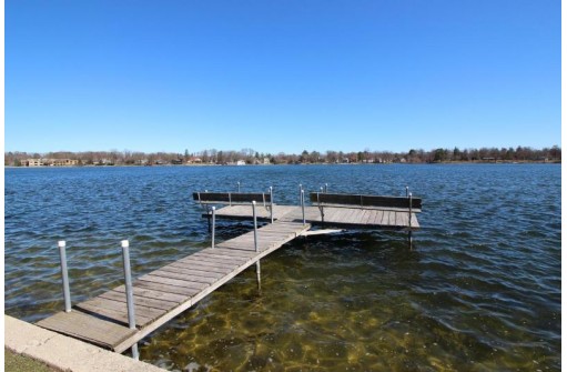 333 North Lake Road 203, Oconomowoc, WI 53066-5605