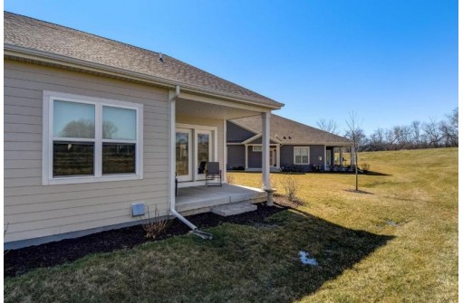 7926 West Park Circle Way South, Franklin, WI 53132