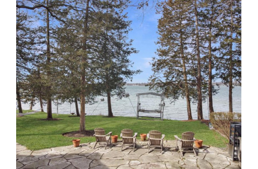 2129 East Lake Shore Drive 2133, Twin Lakes, WI 53181-9573