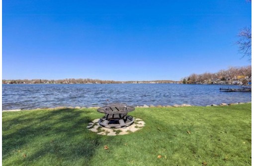 N60W34978 Lake Drive, Oconomowoc, WI 53066-2463