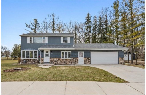 717 Millersville Avenue, Howards Grove, WI 53083-1433