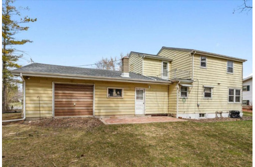 717 Millersville Avenue, Howards Grove, WI 53083-1433