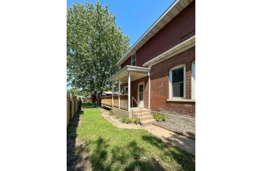 1317 Farnam Street, La Crosse, WI 54601-5650