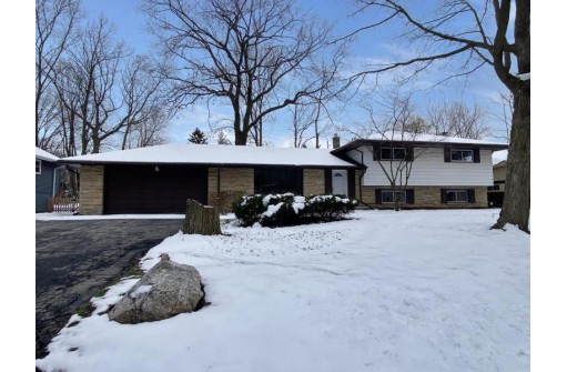 2341 West Acacia Road, Glendale, WI 53209