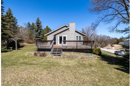 5361 Ponderosa Road, West Bend, WI 53095-9139