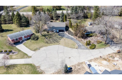 5361 Ponderosa Road, West Bend, WI 53095-9139