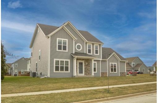 1775 Shalestone Drive, Port Washington, WI 53074