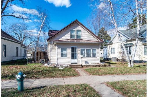 1445 Redfield Street, La Crosse, WI 54601