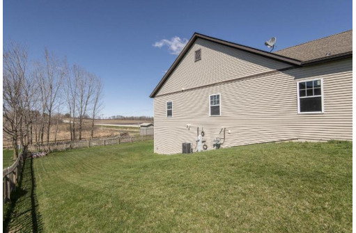 N8299 Pritchard Farm Road, Ixonia, WI 53036