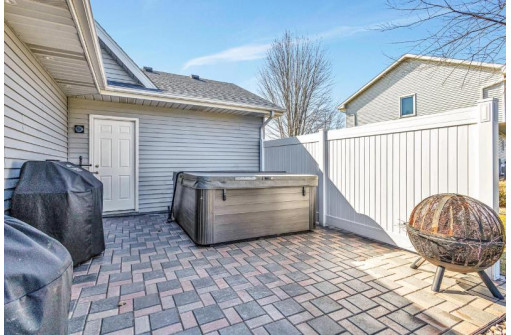 N6215 Woodland Meadows Drive, Sheboygan, WI 53083